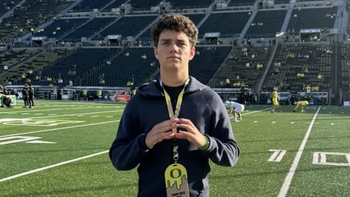 Florida 4-star 2027 QB Champ Smith visits Oregon. Florida 4-star 2027 QB Champ Smith visits Oregon.