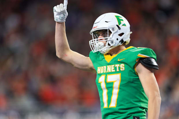 Edina Hornets Meyer Swinney in the Class 6A 2023 Minnesota Prep Bowl