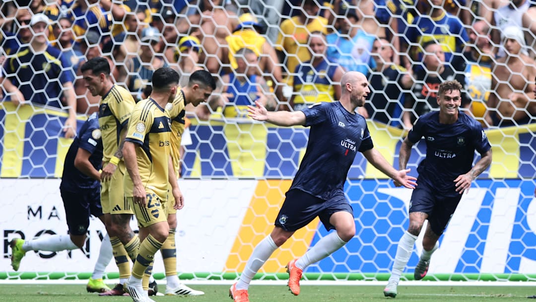 Christian Gray (4) scored an incredible equalizer in Auckland City's draw with Boca Juniors.