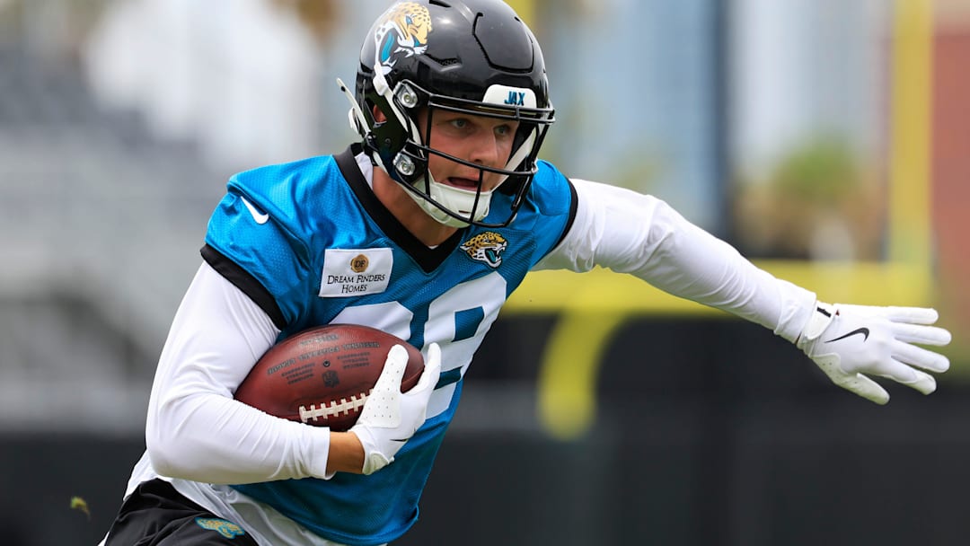 Jacksonville Jaguars tight end Tanner Koziol (89) runs the ball during rookie minicamp at the Miller Electric Center, Saturday, May 9, 2026 in Jacksonville, Fla. Today was the second of a three day camp concluding Sunday.