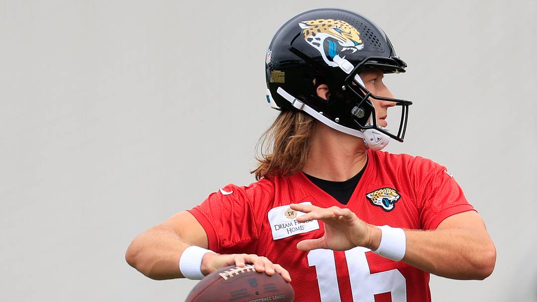 Jacksonville Jaguars quarterback Trevor Lawrence (16) looks to pass during the first day of minicamp at the Miller Electric Center, Tuesday, June 9, 2026, in Jacksonville, Fla.