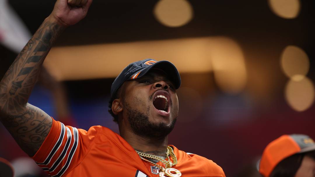 The Chicago Bears fans watch the game between Chicago Bears and Atlanta Falcons at Mercedes-Benz Stadium. 