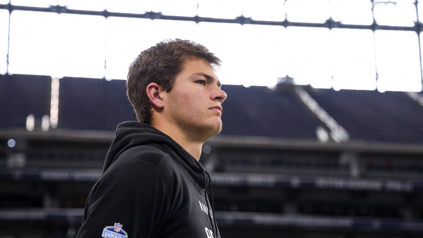 Drake Maye impresses with arm talent, putting on an air show at NFL Pro Day - Vimarsana News