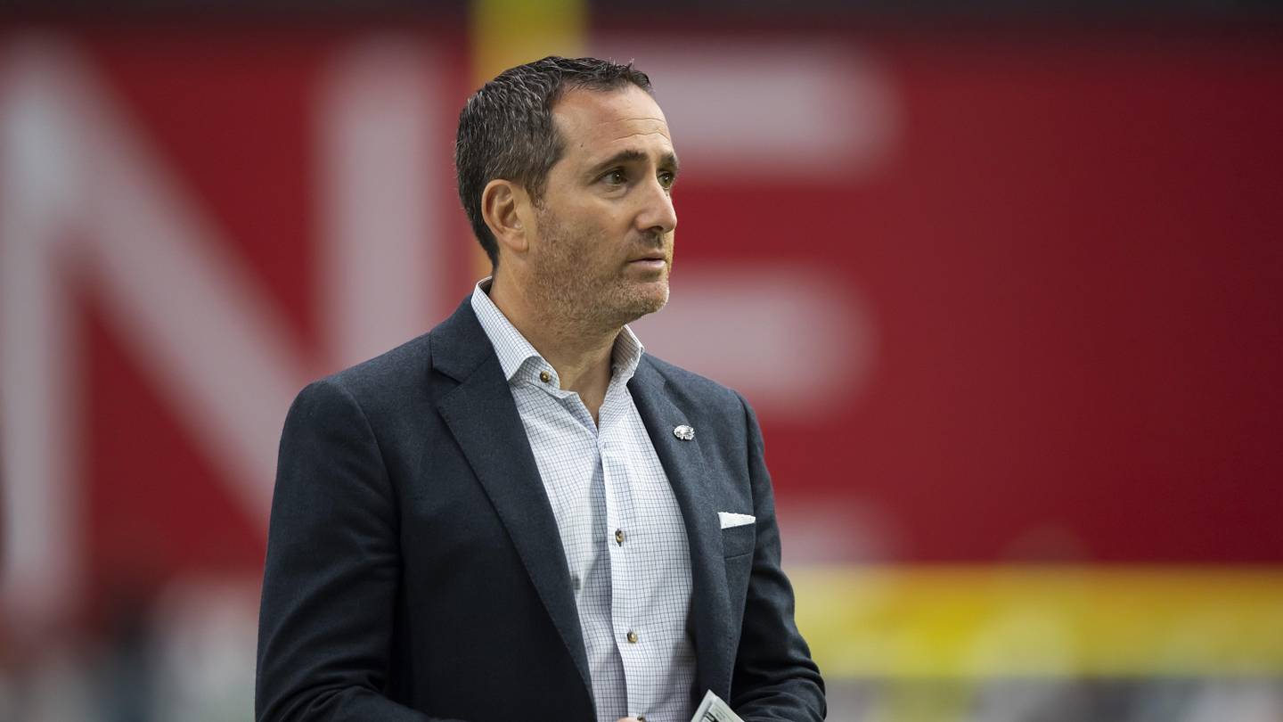 Exec Who Left Eagles Fails to Land Job With Division Rival - Vimarsana News