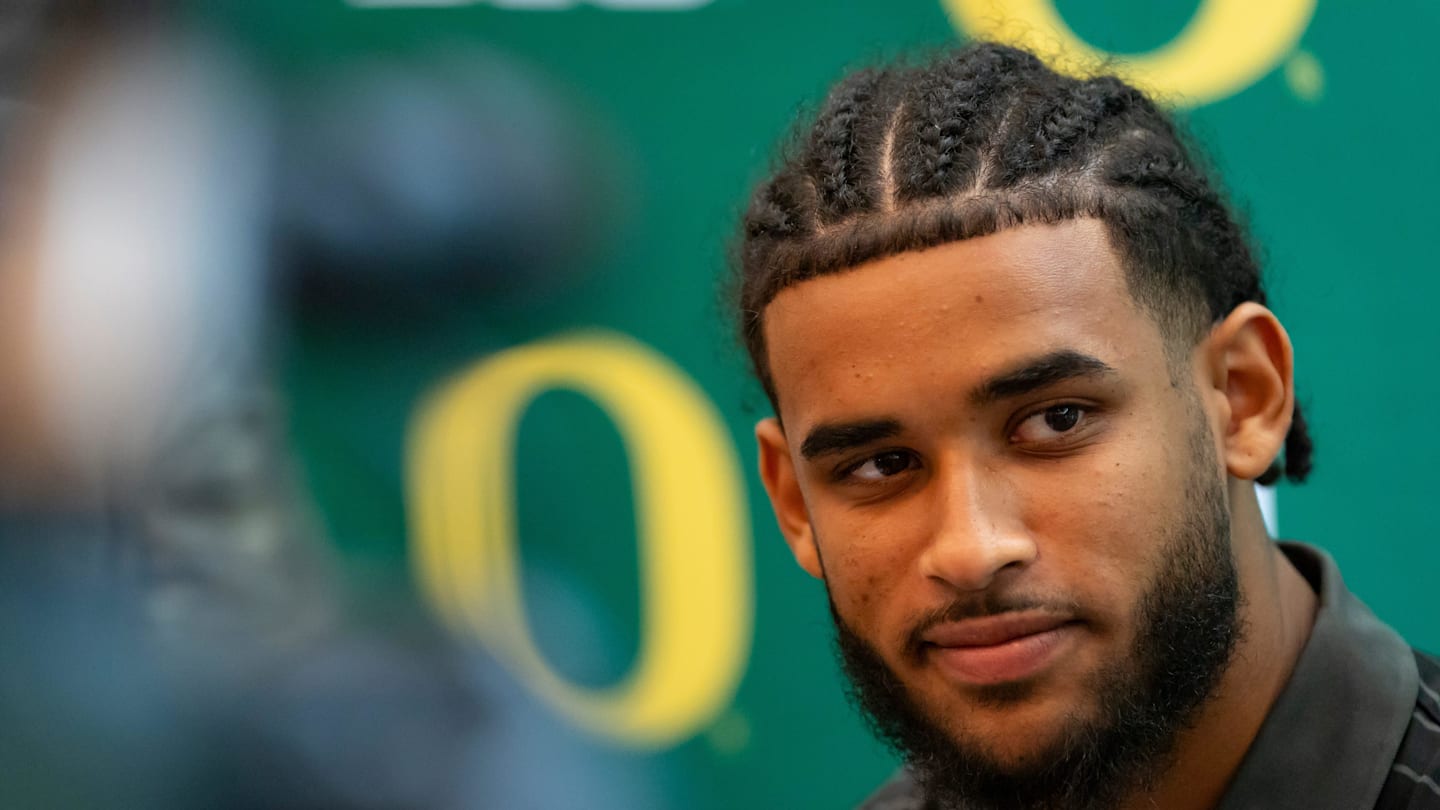 Oregon QB Dante Moore Emerges as Heisman Contender