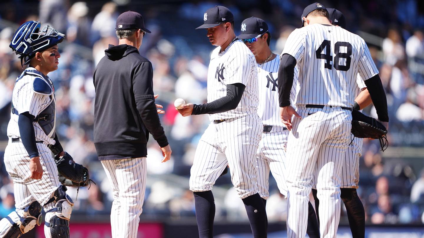 Angels Sign Former Dodgers Yankees Reliever
