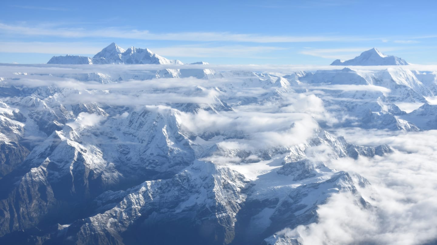 Climbers Complete First Skyline Traverse in Dolomites