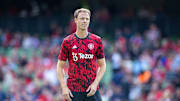 Erik ten Hag ingin pertahankan Jonny Evans di Manchester United.