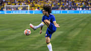 Manchester United hubungi Chelsea terkait peluang mendatangkan Marc Cucurella akibat cedera yang diderita Luke Shaw dan Tyrell Malacia.