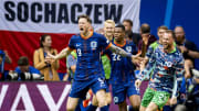 Belanda mengalahkan Polandia dengan skor 2-1