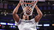 Dec 1, 2024; New York, New York, USA;  New York Knicks center Jericho Sims (20) warms up prior to the game against the New Orleans Pelicans at Madison Square Garden. Mandatory Credit: Wendell Cruz-Imagn Images