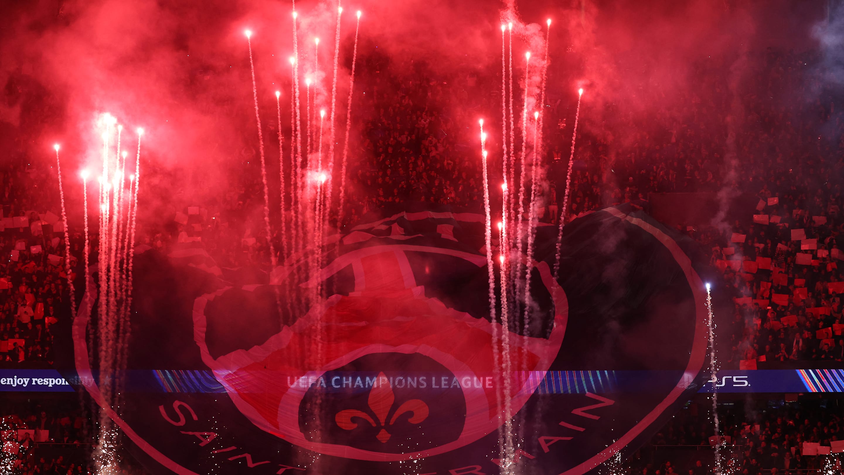 PSG - Tottenham : VIDEO - Le tifo magnifique du Parc des Princes avant le choc de Ligue des Champions