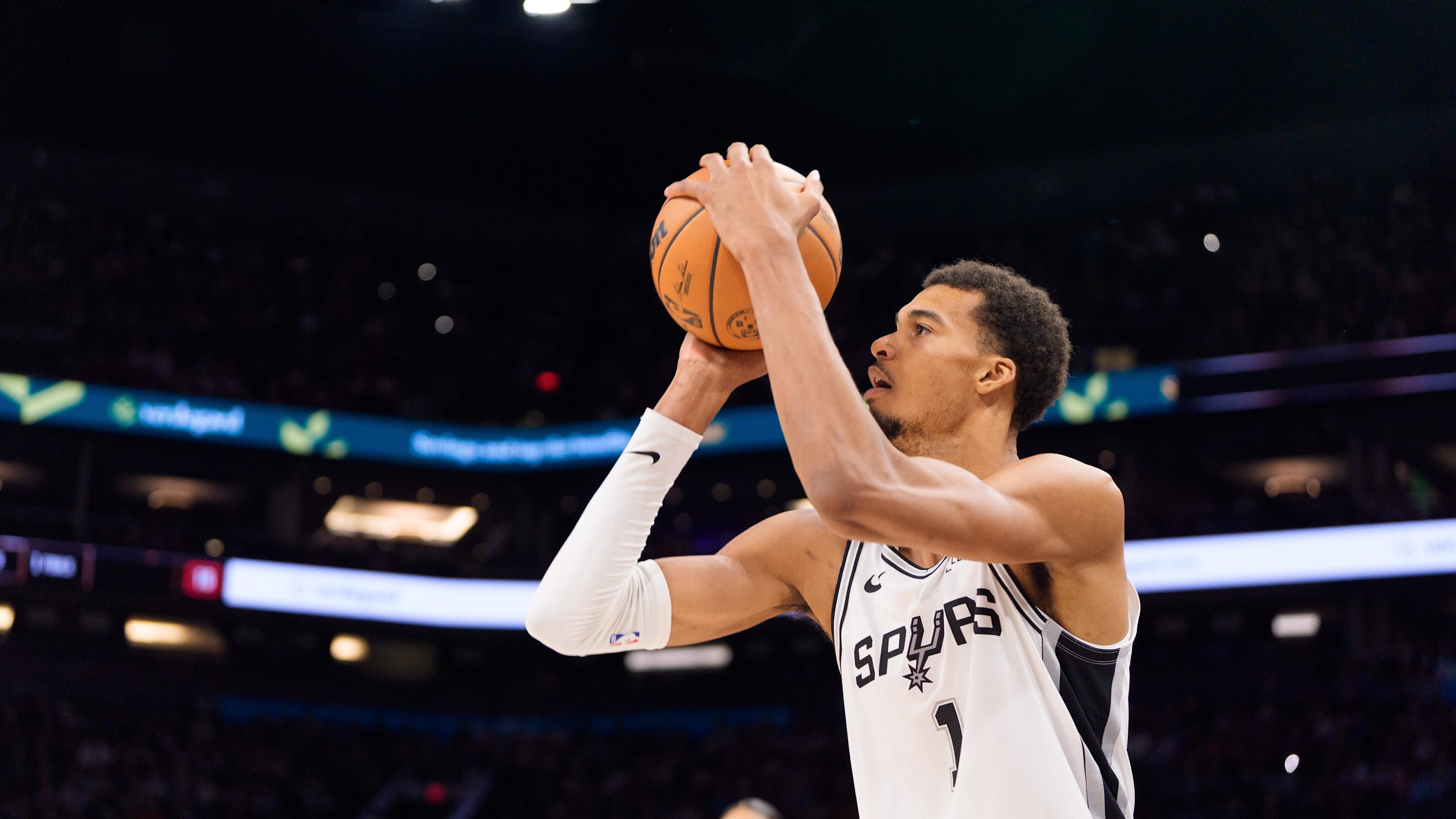 De'Aaron Fox's Spurs' return is coming just in time for Victor Wembanyama thumbnail