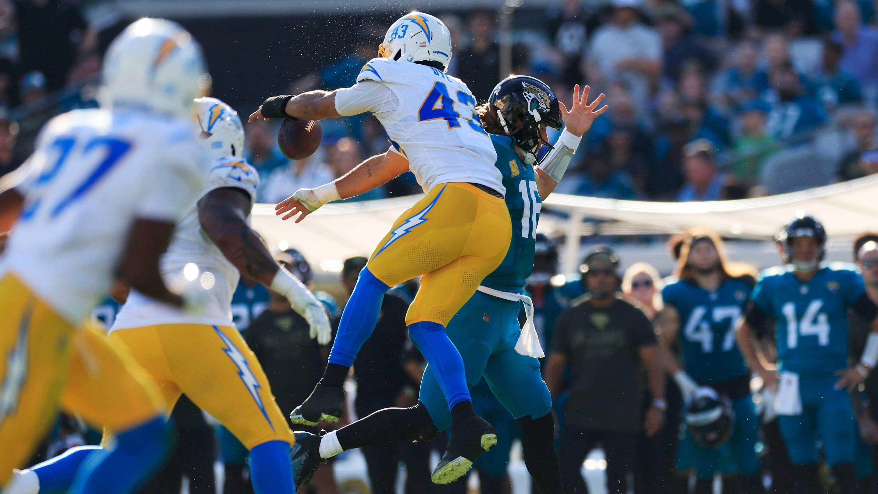 Chargers Roster Spotlights: Troy Dye, One of The League's Most Underrated Defenders