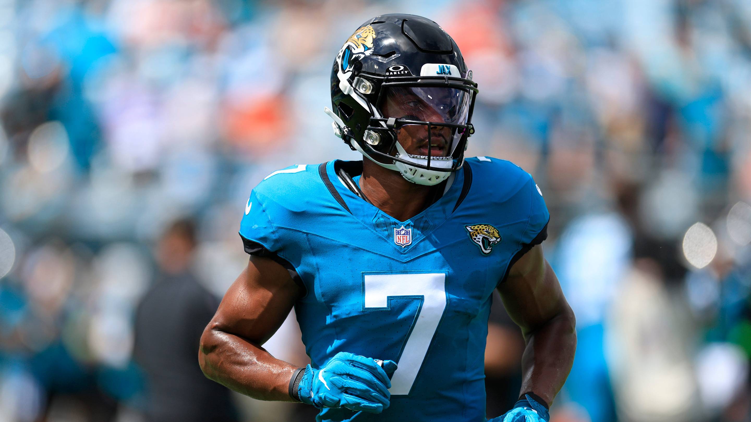 Jacksonville Jaguars wide receiver Zay Jones (7) runs to the sideline before a NFL football game Sunday, Sept. 17, 2023 at EverBank Stadium in Jacksonville, Fla. The Kansas City Chiefs defeated the Jacksonville Jaguars 17-9. [Corey Perrine/Florida Times-Union]