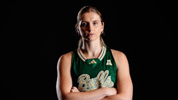 Sammie Puisis left the Wednesday's game at Tulsa after telling head coach Jose Fernandez her back was bothering her