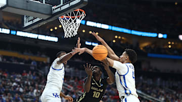 Oakland v Kentucky
