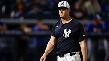 Toronto Blue Jays v New York Yankees