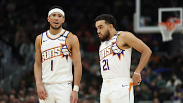 Phoenix Suns v Milwaukee Bucks