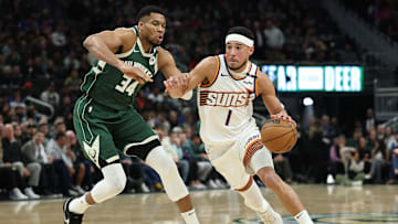Phoenix Suns v Milwaukee Bucks