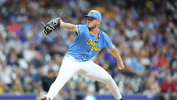 Arizona Diamondbacks v Milwaukee Brewers