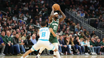 Charlotte Hornets v Milwaukee Bucks