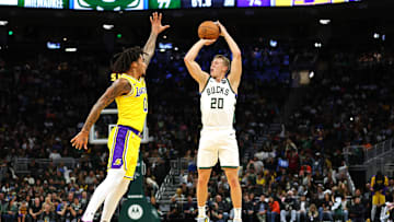 Los Angeles Lakers v Milwaukee Bucks