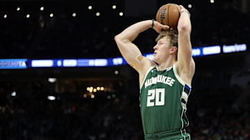 Minnesota Timberwolves v Milwaukee Bucks