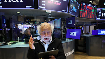 Dow Jones Average Falls To Low For Year