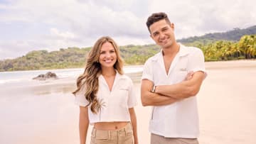 BACHELOR IN PARADISE - ABC's "Bachelor in Paradise" stars Wells Adams and Hannah Brown. (Disney/Sami Drasin)
WELLS ADAMS, HANNAH BROWN