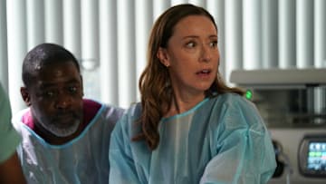 Molly Parker (R) in the “Delusions of Grandeur" episode of Doc season 2 on FOX