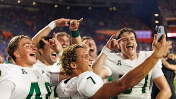Celebrate good times! USF revels in win over Florida at The Swamp | Matt Pendleton-Imagn Image