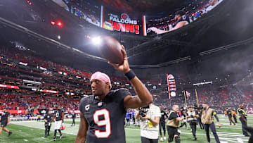 11Oct 13, 2025; Atlanta, Georgia, USA; Atlanta Falcons quarterback Michael Penix Jr. (9) leaves the field following a game against the Buffalo Bills at Mercedes-Benz Stadium. Mandatory Credit: Brett Davis-Imagn Images