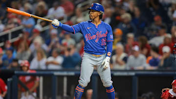 New York Mets shortstop Francisco Lindor (12)  signals during his at bat against the Washington Nationals during the third inning at CACTI Park of the Palm Beaches.