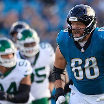 Jacksonville Jaguars guard Brandon Scherff (68) runs during the fourth quarter Sunday, Dec. 15, 2024 at EverBank Stadium in Jacksonville, Fla. The Jets held off the Jaguars 32-25. [Corey Perrine/Florida Times-Union]