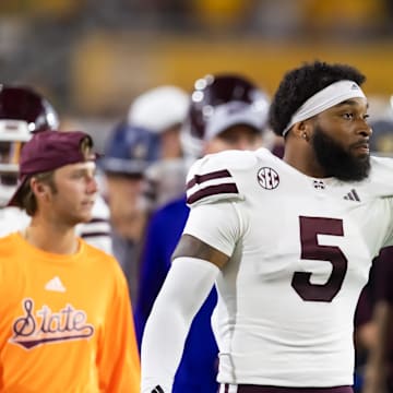 Mississippi State Bulldogs linebacker John Lewis (5) against the Arizona State Sun Devils at Mountain America Stadium.