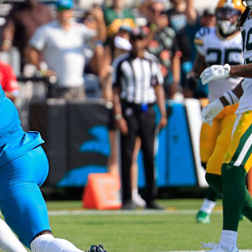 Jacksonville Jaguars wide receiver Brian Thomas Jr. (7) corrals the ball for a touchdown score during the third quarter of an NFL football matchup Sunday, Oct. 27, 2024 at EverBank Stadium in Jacksonville, Fla. The Packers edged the Jaguars 30-27 on a last-second field goal. [Corey Perrine/Florida Times-Union]