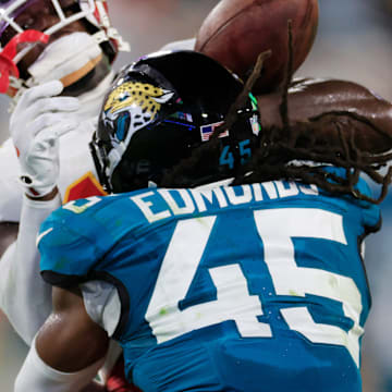 The Las Vegas Raiders are signing veteran safety Terrell Edmunds to a one-year deal.