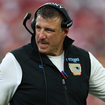 Ten weeks into his Patriots tenure, Mike Vrabel has the team sitting at 8–2.