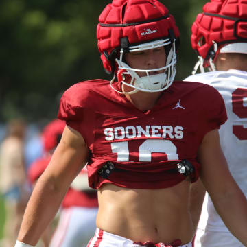 Oklahoma tight end Bauer Sharp