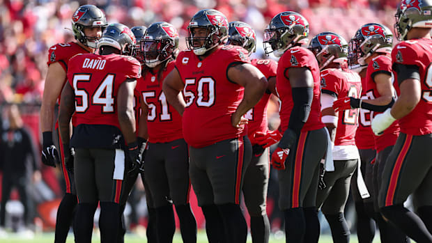 Tampa Bay Buccaneers linebacker Lavonte David and defensive tackle Vita Vea. 