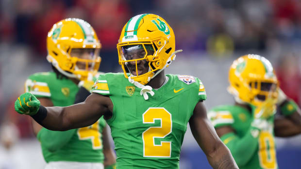 Jan 1, 2024; Glendale, AZ, USA; Oregon Ducks linebacker Jeffrey Bassa (2) against the Liberty Flames during the 2024 Fiesta B