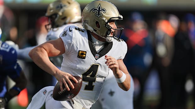 dere-carr-saints-rolling-out