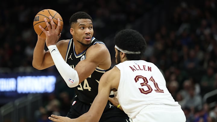 Cleveland Cavaliers v Milwaukee Bucks