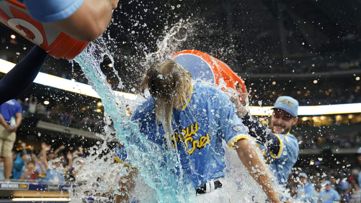 Chicago Cubs v Milwaukee Brewers