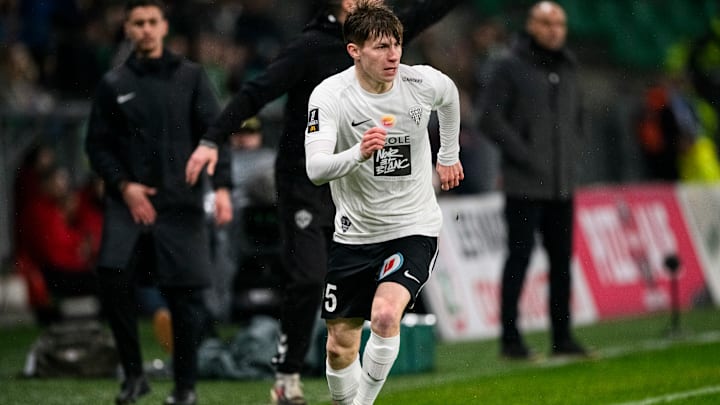 Marius Courcoul devrait être titulaire. Marius Courcoul devrait être titulaire.