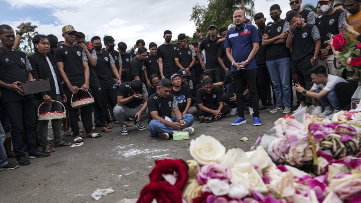 Indonesia berduka setelah tragedi di Stadion Kanjuruhan Indonesia berduka setelah tragedi di Stadion Kanjuruhan