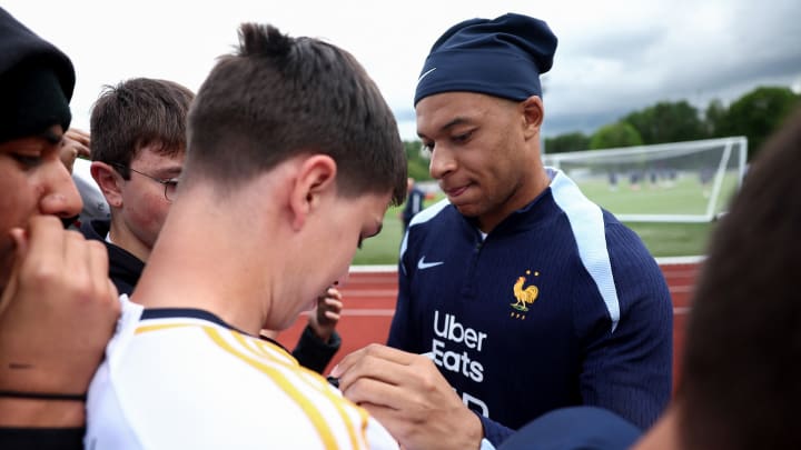 Mbappé será o novo dono da camisa 9 do Real Madrid