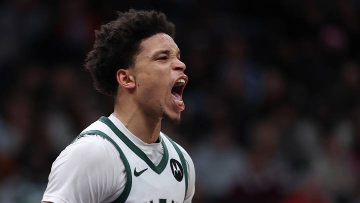 Milwaukee Bucks v Washington Wizards