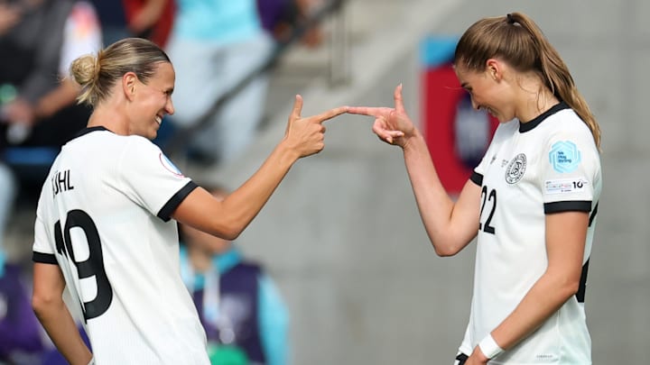 Klara Bühl & Jule Brand sind Leistungsträgerinnen im DFB-Team Klara Bühl & Jule Brand sind Leistungsträgerinnen im DFB-Team